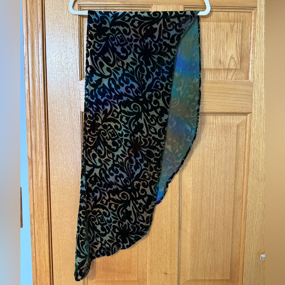 Multicolor Patterned Scarf - Picture 3 of 3